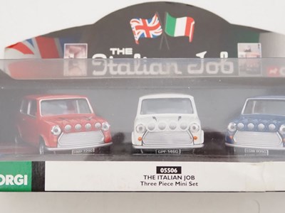 Lot 92 - A tray of CORGI diecast Minis comprising an...