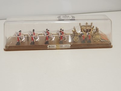 Lot 200 - A pair of diecast Queen's Silver Jubilee state...