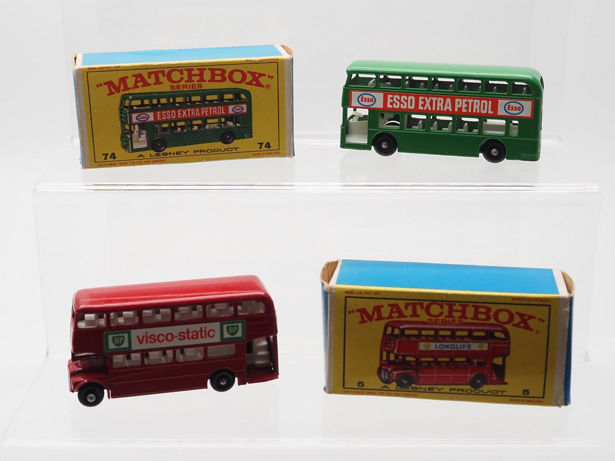 Lot 201 - A group of DINKY and MATCHBOX buses