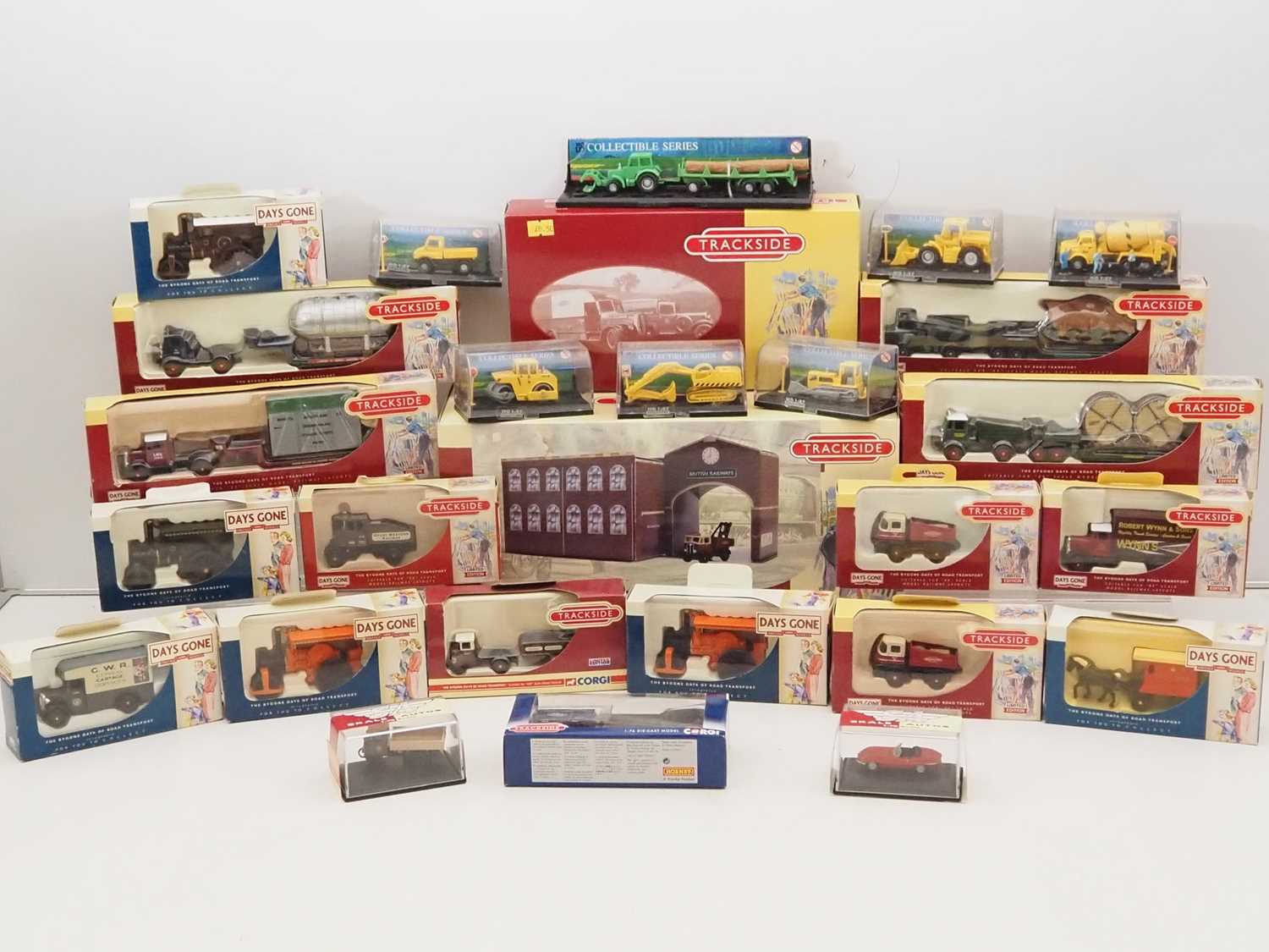 Lot 250 - A group of LLEDO and CORGI TRACKSIDE 1:76...