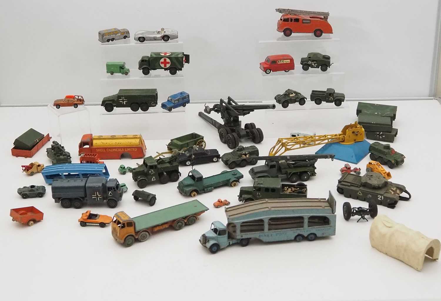 Lot 253 - A tray of playworn diecast cars, vans, lorries...