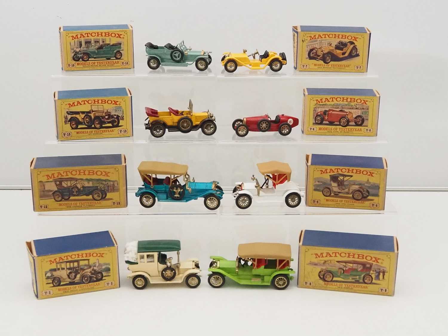 Lot 266 - A group of vintage MATCHBOX MODELS OF...