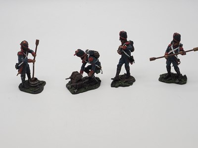 Lot 303 - A group of COLLECTORS SHOWCASE French Guard...