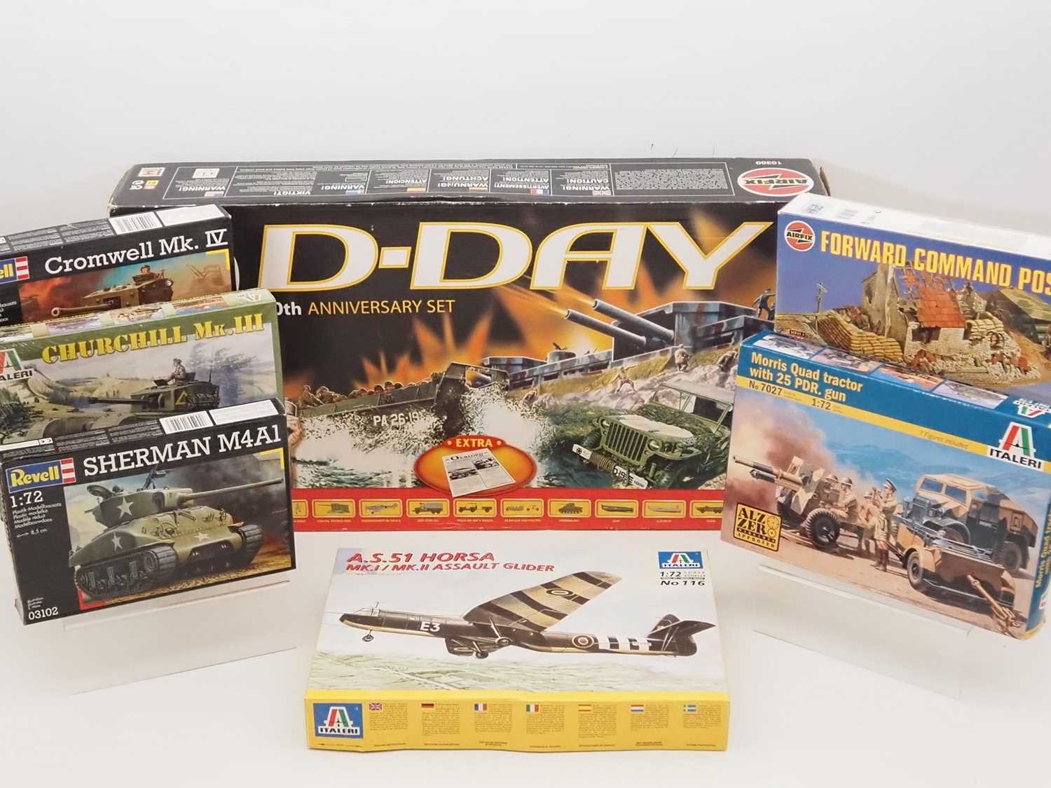 Lot 360 - A group of unbuilt 1:72 scale military plastic...