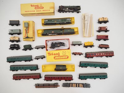 Lot 376 - A group of TRIANG TT gauge rolling stock...