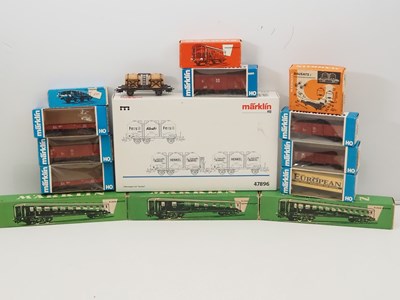 Lot 391 - A group of MARKLIN HO gauge German outline...