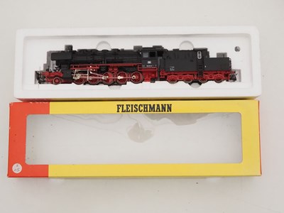 Lot 400 - A group of FLEISCHMANN HO gauge German and...