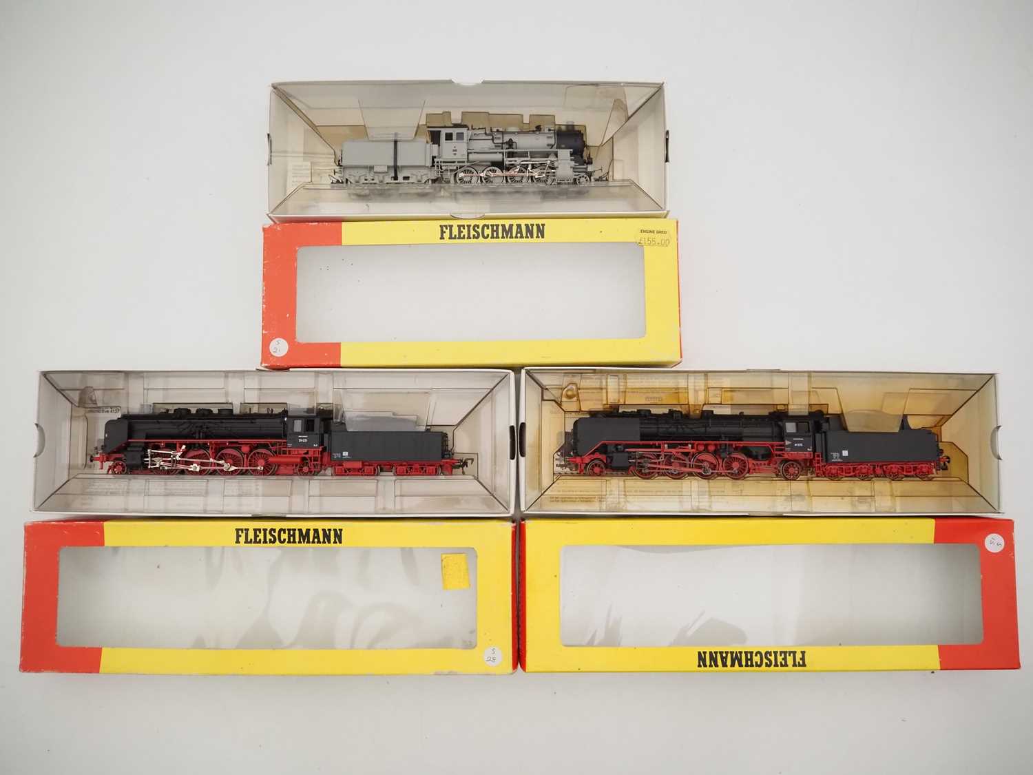 Lot 401 - A group of FLEISCHMANN HO gauge German outline...