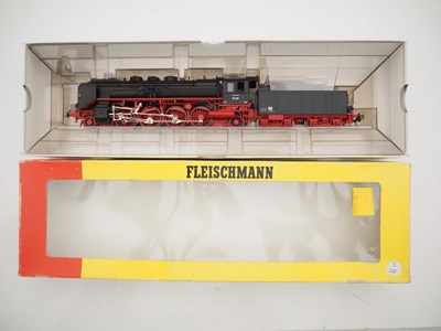 Lot 401 - A group of FLEISCHMANN HO gauge German outline...