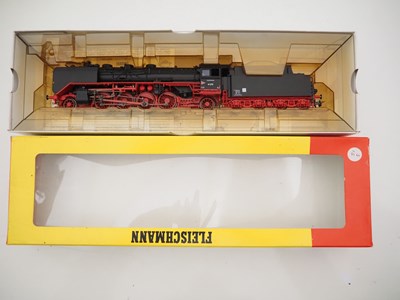 Lot 401 - A group of FLEISCHMANN HO gauge German outline...