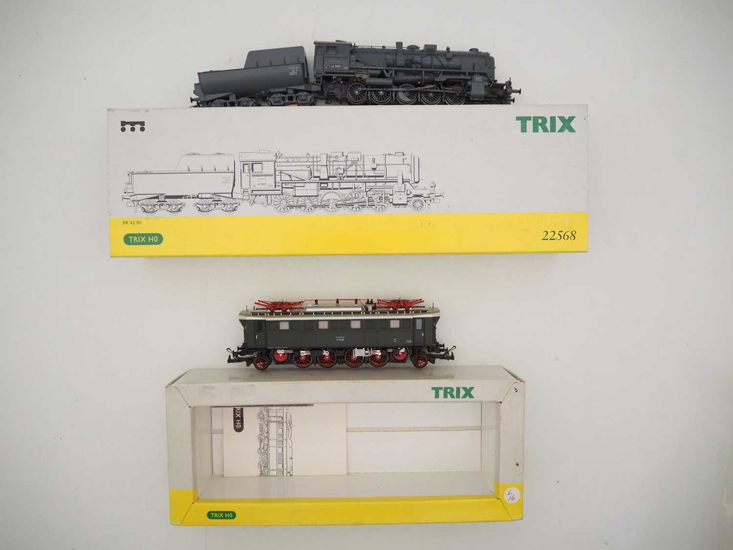 Lot 402 - A pair of TRIX HO gauge German outline steam...