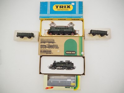 Lot 403 - A pair of TRIX HO gauge German outline steam...