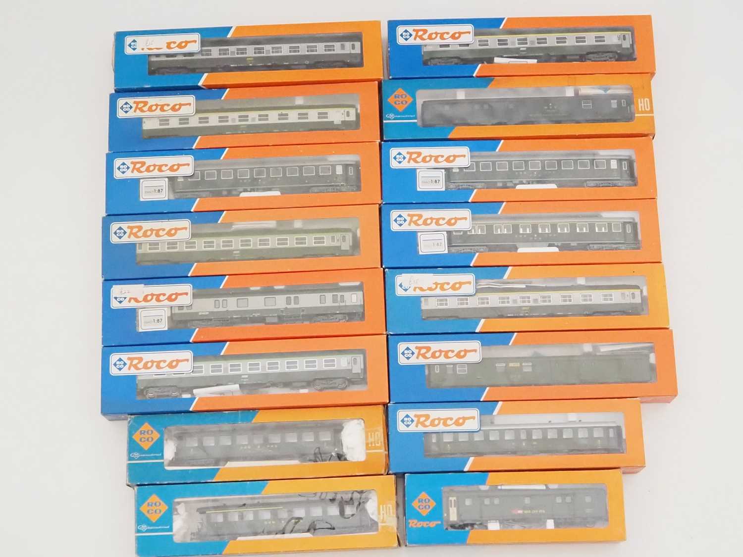 Lot 407 - A group of ROCO HO gauge French and Swiss...