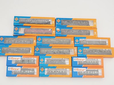 Lot 408 - A group of ROCO HO gauge German outline...