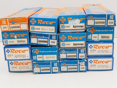 Lot 408 - A group of ROCO HO gauge German outline...