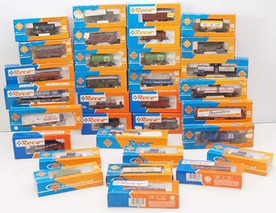 Lot 410 - A group of ROCO HO gauge European outline...