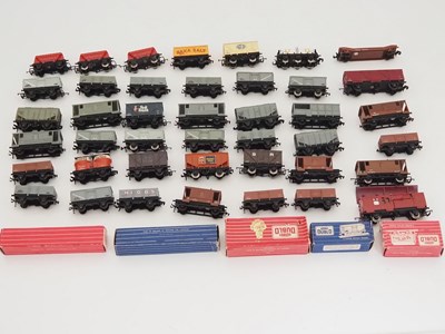 Lot 442 - A large quantity of unboxed HORNBY DUBLO and...