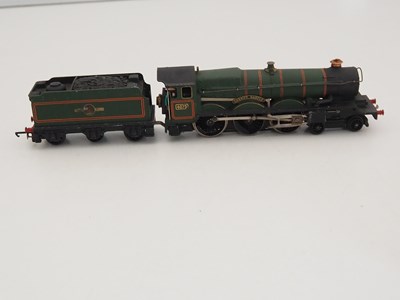 Lot 446 - A pair of WRENN OO gauge Castle Class steam...