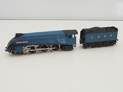 Lot 452 - A WRENN OO gauge W2212 class A4 steam...