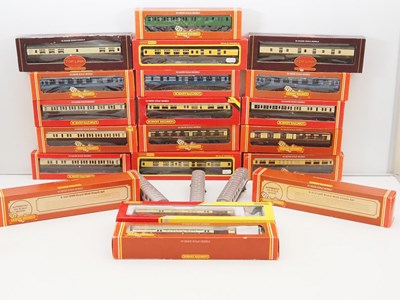 Lot 481 - A group of HORNBY OO gauge coaches in various...