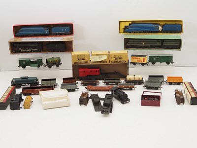 Lot 497 - A mixed group of OO gauge locomotives and...