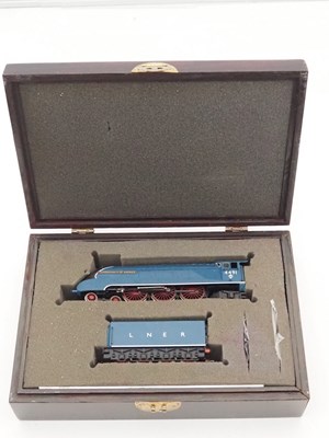 Lot 499 - A BACHMANN OO gauge limited edition...