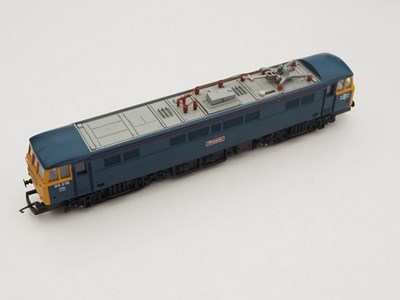 Lot 504 - A group of OO gauge steam and electric...