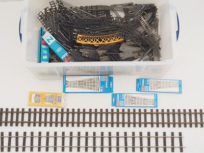 Lot 534 - A mixed quantity of track in various scales...