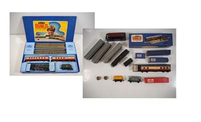 Lot 537 - A HORNBY DUBLO OO gauge EDP12 train set - loco...