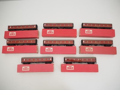 Lot 553 - A group of HORNBY DUBLO OO gauge 4078 Super...