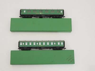 Lot 557 - A pair of OO gauge 'HORNBY DUBLO NEVERWAZZAS'...