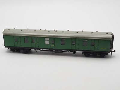 Lot 558 - A pair of OO gauge 'HORNBY DUBLO NEVERWAZZAS'...