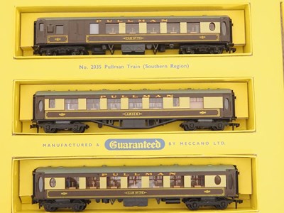 Lot 568 - A HORNBY DUBLO OO gauge 2035 2-rail Pullman...