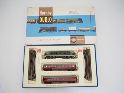 Lot 569 - A HORNBY DUBLO OO gauge 2034 2-rail 'The Royal...