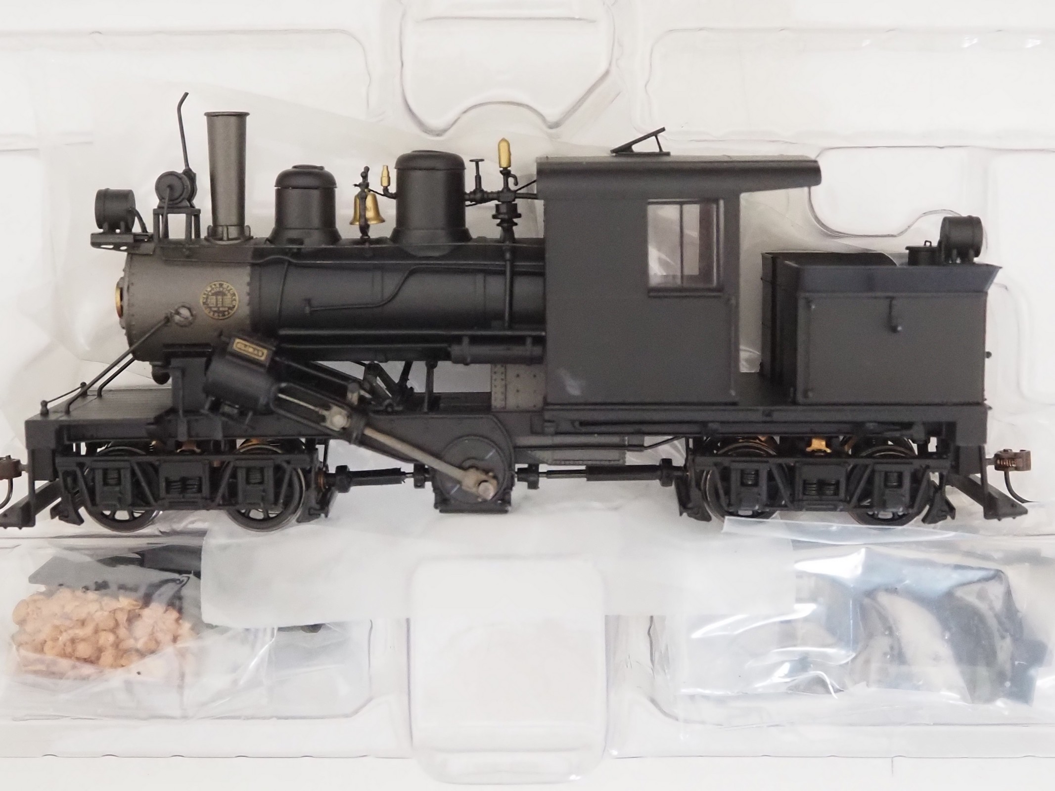 Lot 594 - A SPECTRUM On30 scale 28604 two-truck climax