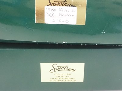 Lot 607 - A pair of SPECTRUM On30 scale American outline...