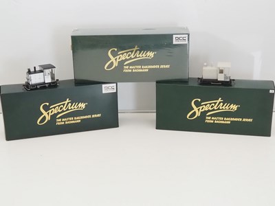 Lot 609 - A group of SPECTRUM On30 scale side rod gas...