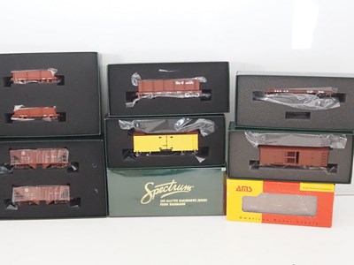 Lot 612 - A group of SPECTRUM and AMS On30 scale freight...