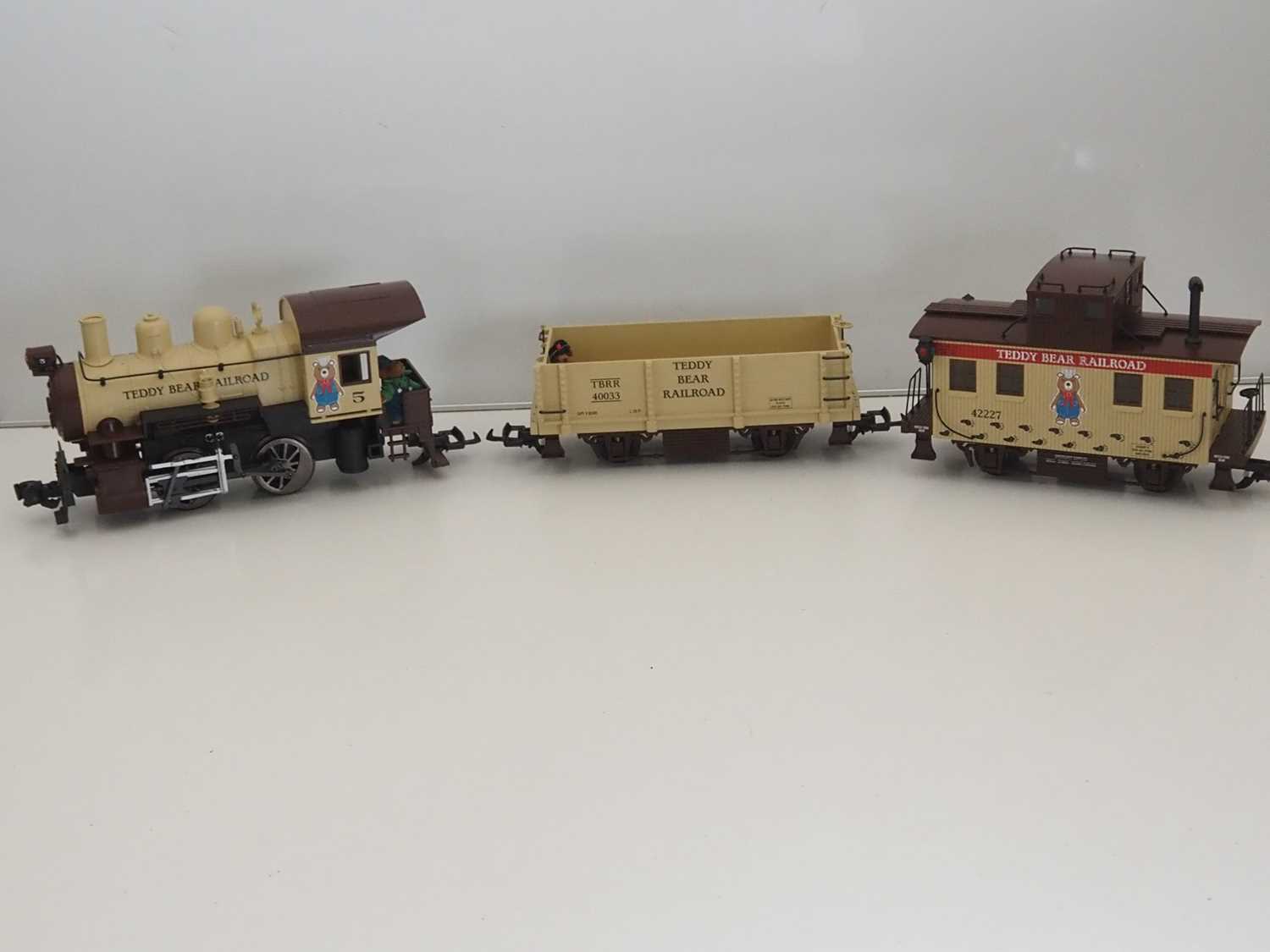 Lot 624 - A group of unboxed ARISTOCRAFT G scale rolling...