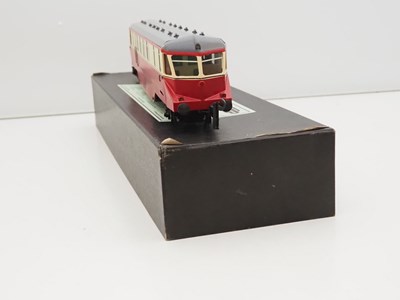 Lot 650 - A WJ VINTAGE O gauge GWR diesel railcar in BR...