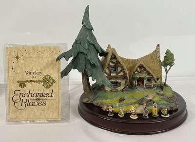 Lot 406 - WALT DISNEY CLASSICS COLLECTION - SNOW WHITE...