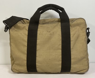 Lot 513 - A vintage APPLE COMPUTERS shoulder bag in...