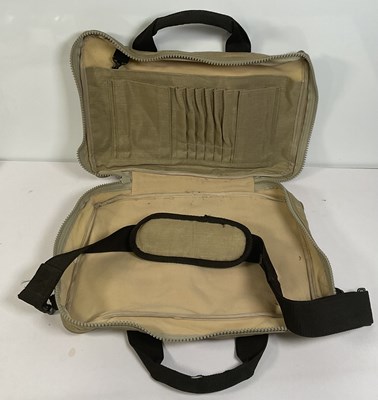 Lot 513 - A vintage APPLE COMPUTERS shoulder bag in...