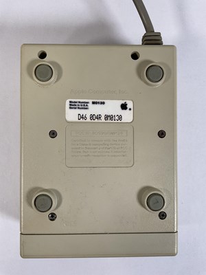 Lot 519 - APPLE COMPUTERS - An Apple Macintosh 512k...