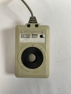 Lot 519 - APPLE COMPUTERS - An Apple Macintosh 512k...