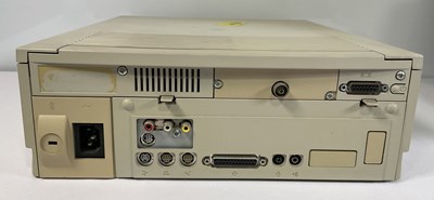 Lot 516 - APPLE COMPUTERS - A 1994 Apple Macintosh...