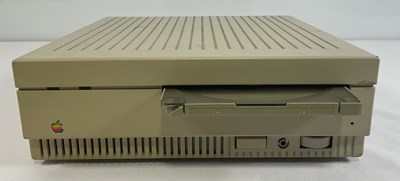 Lot 507 - APPLE COMPUTERS - A 1988 Apple CD SC external...