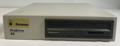 Lot 507 - APPLE COMPUTERS - A 1988 Apple CD SC external...