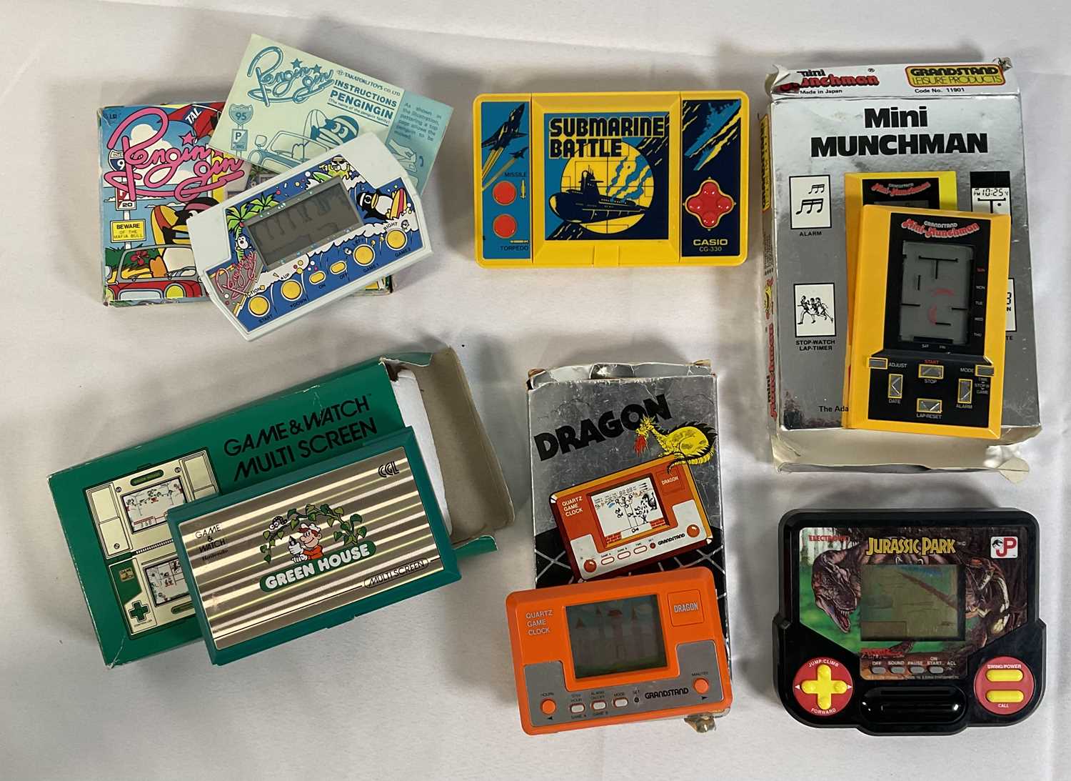 Lot 509 - A collection of 1980s / 90s handheld video