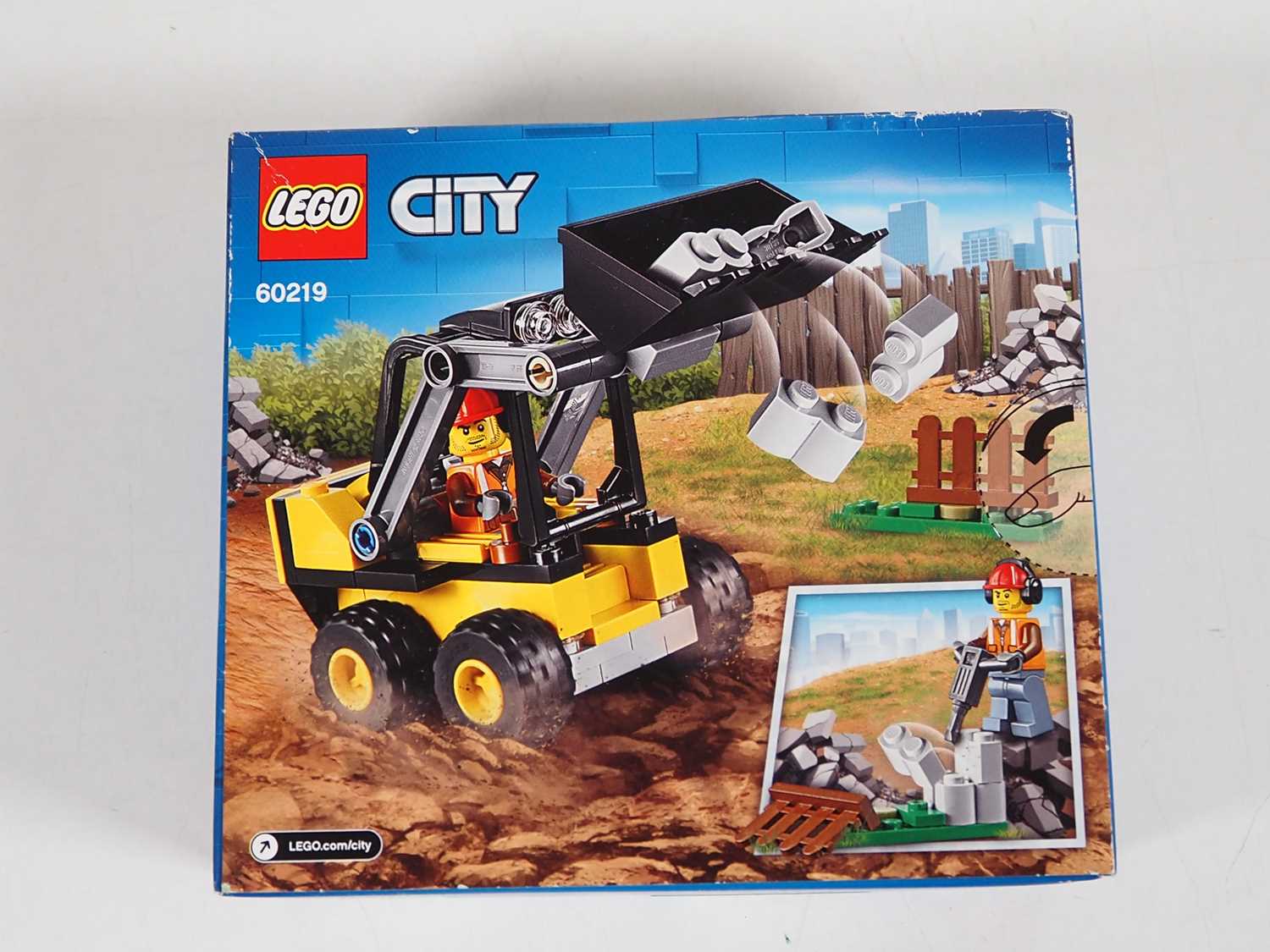 Lot 17 - LEGO CITY 60219 - Construction Loader -...